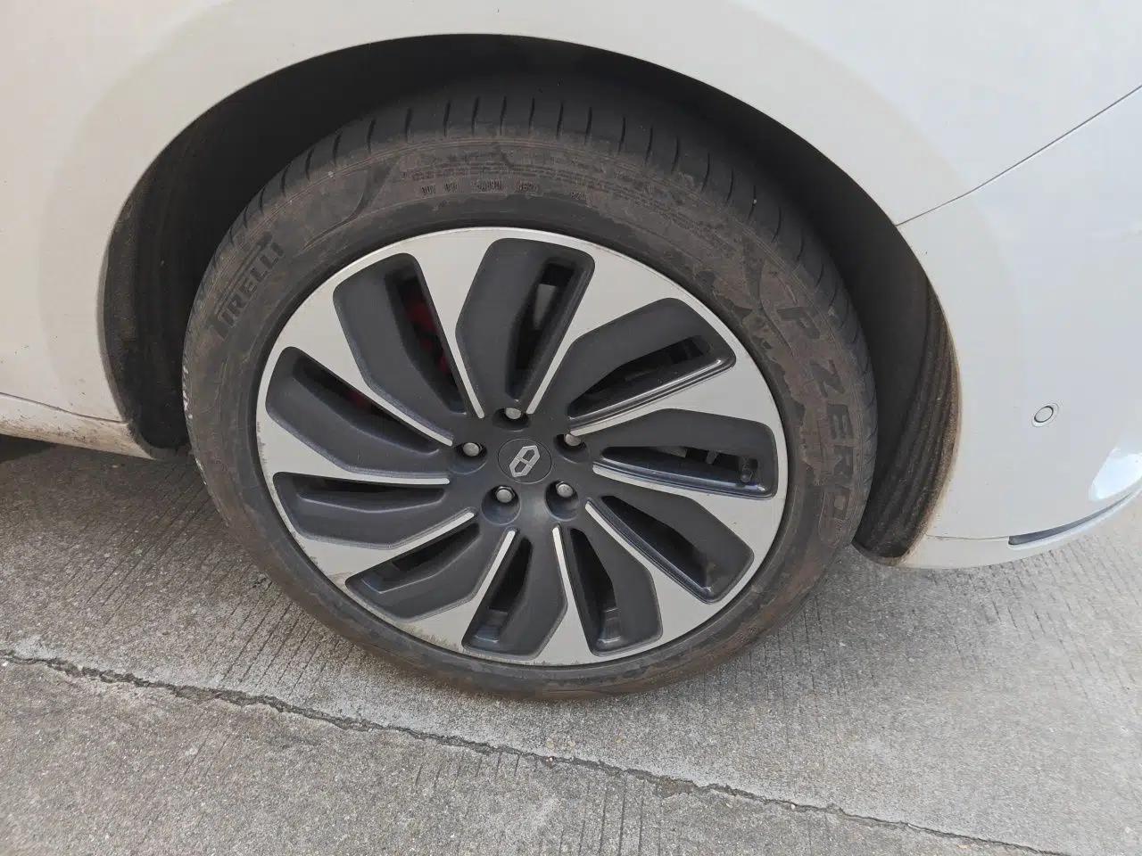 Hima AITO M5 2022 Extended-Range Four-Wheel Drive Performance Version — миниатюра 8