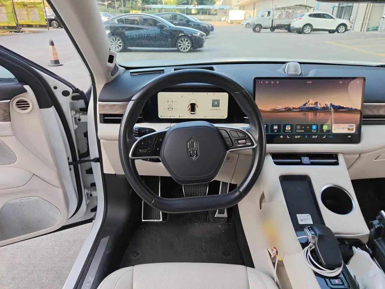 Hima AITO M5 2022 Extended-Range Four-Wheel Drive Performance Version — миниатюра 10