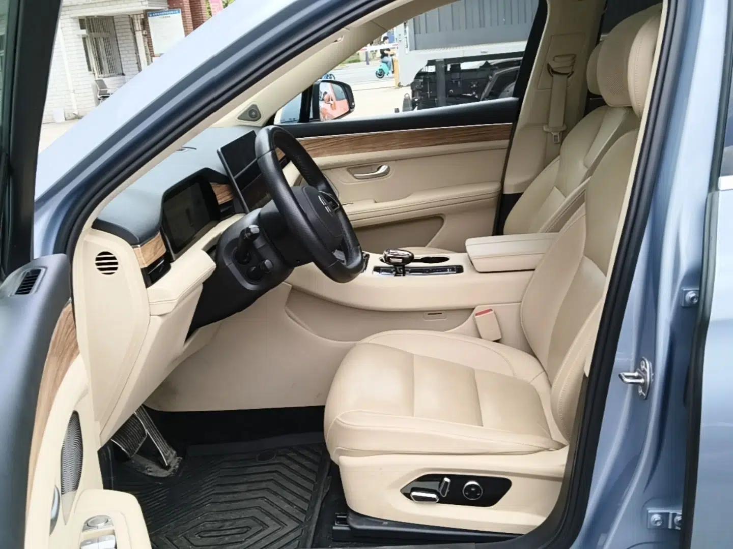 Hima AITO M5 2023 All-Electric Rear-Drive Standard Edition — миниатюра 17