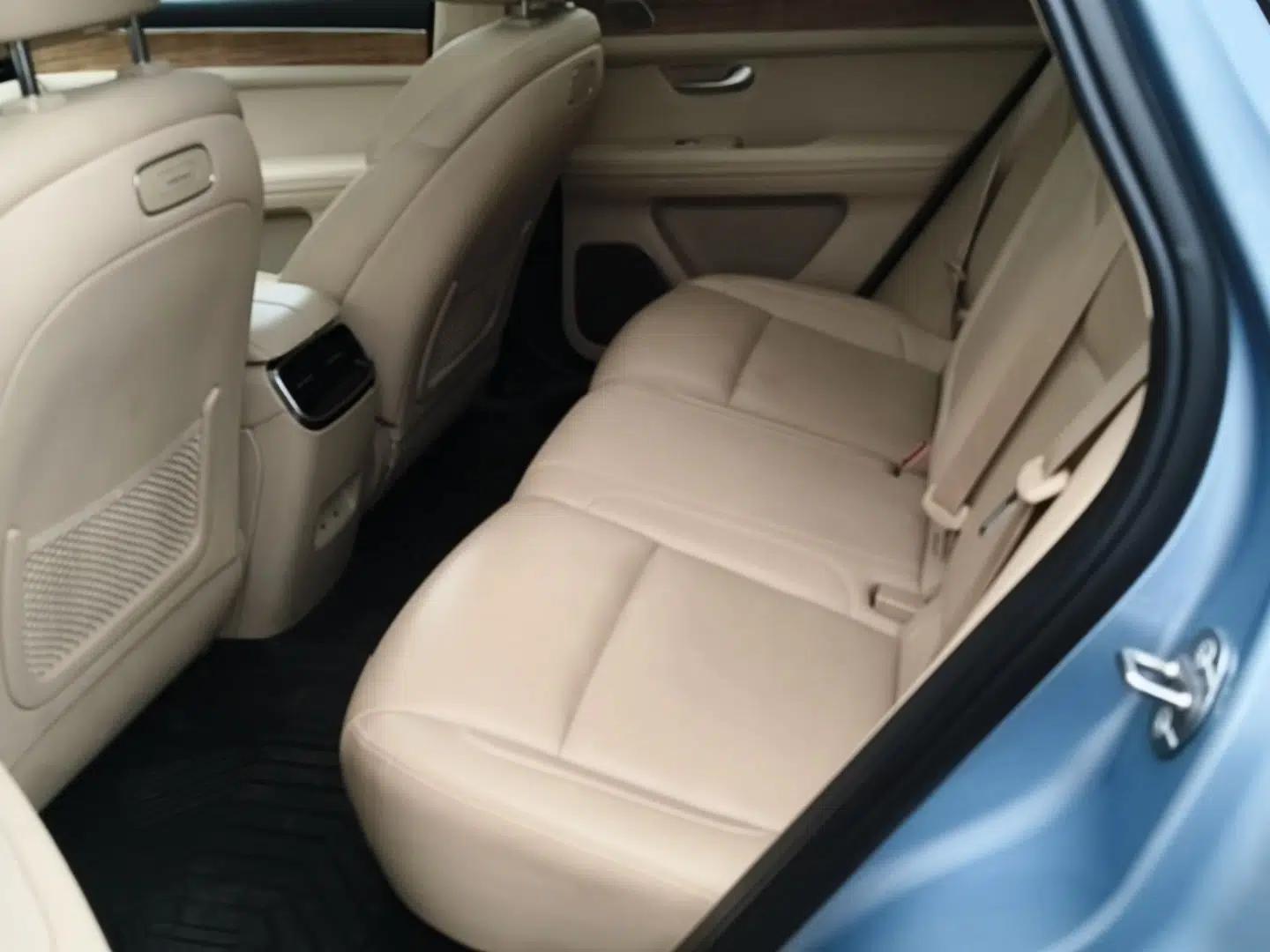 Hima AITO M5 2023 All-Electric Rear-Drive Standard Edition — миниатюра 20