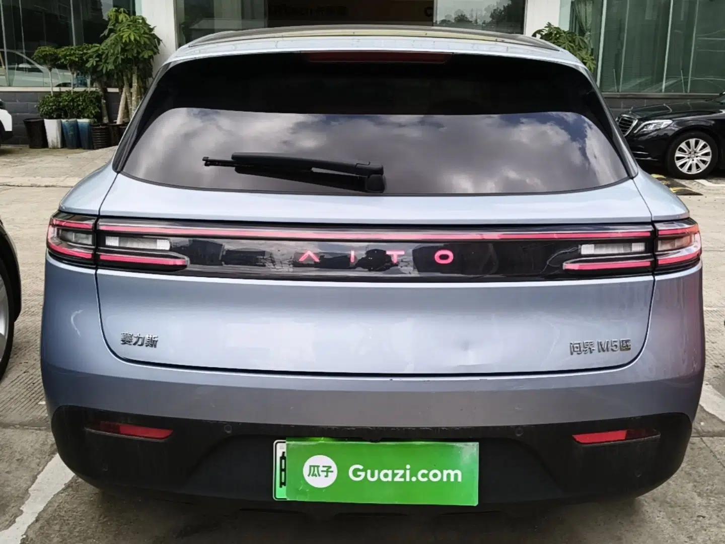 Hima AITO M5 2023 All-Electric Rear-Drive Standard Edition — миниатюра 5