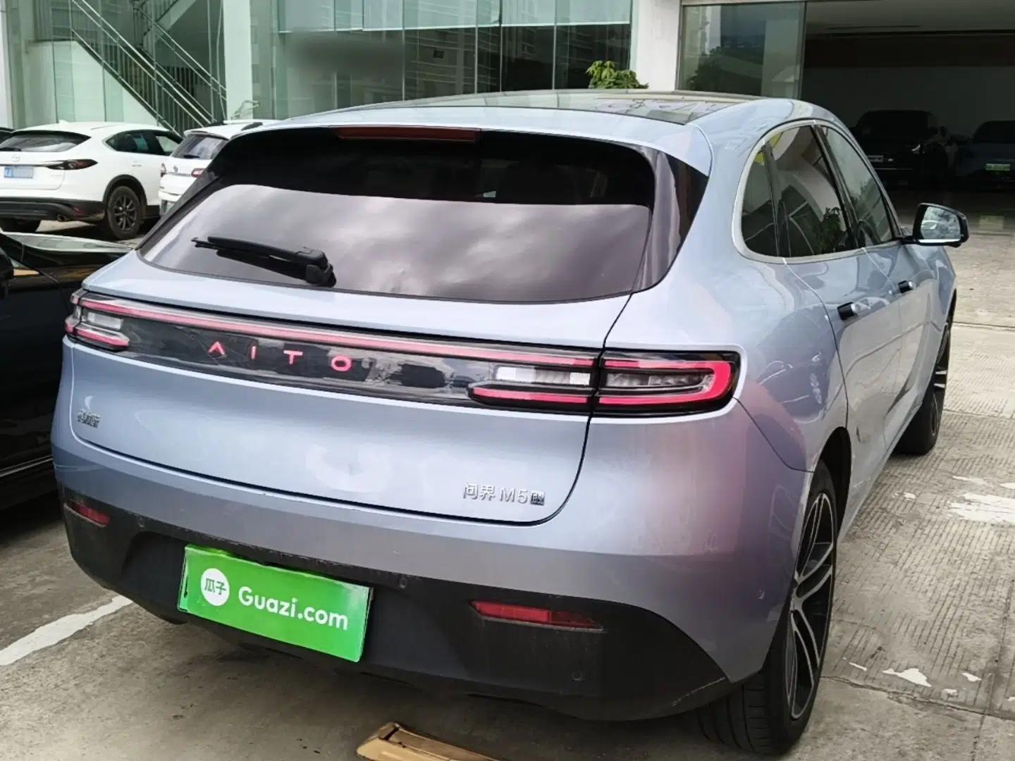 Hima AITO M5 2023 All-Electric Rear-Drive Standard Edition — миниатюра 6
