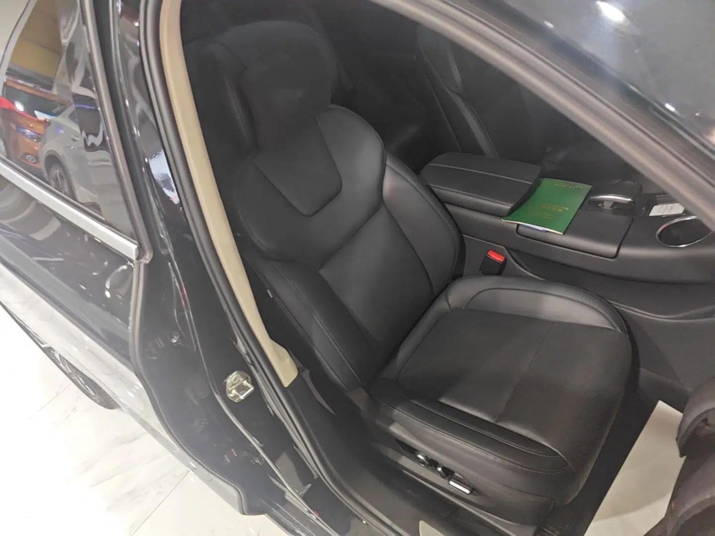 Hima AITO M5 2022 Extended-Range Four-Wheel Drive Performance Version — миниатюра 24