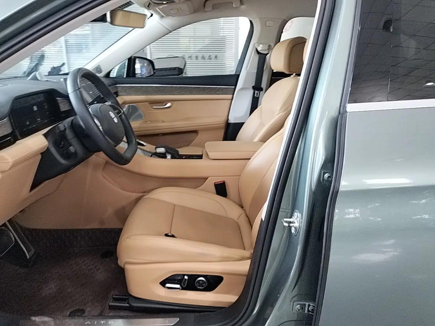 Hima AITO M5 2022 Extended-Range Four-Wheel Drive Ultimate Edition — миниатюра 17