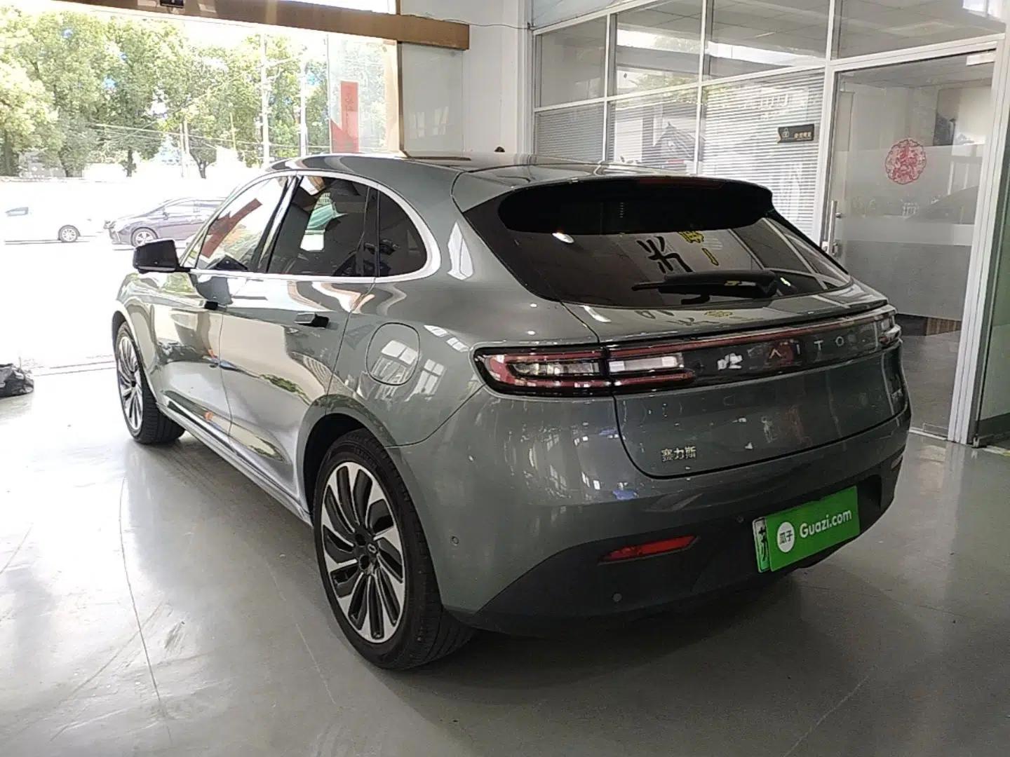 Hima AITO M5 2022 Extended-Range Four-Wheel Drive Ultimate Edition — миниатюра 4