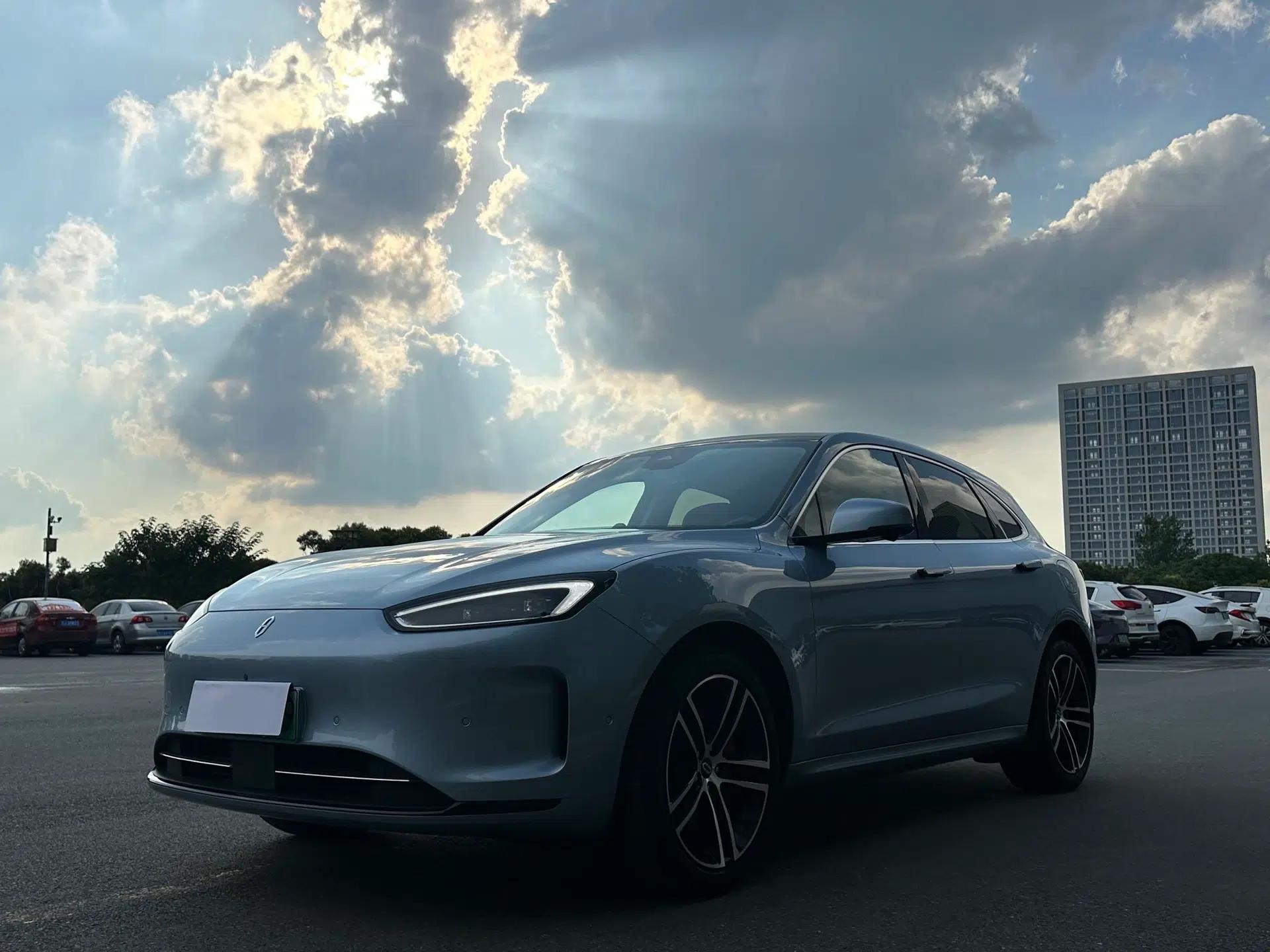 Hima AITO M5 2023 All-Electric Rear-Drive Standard Edition — миниатюра 1
