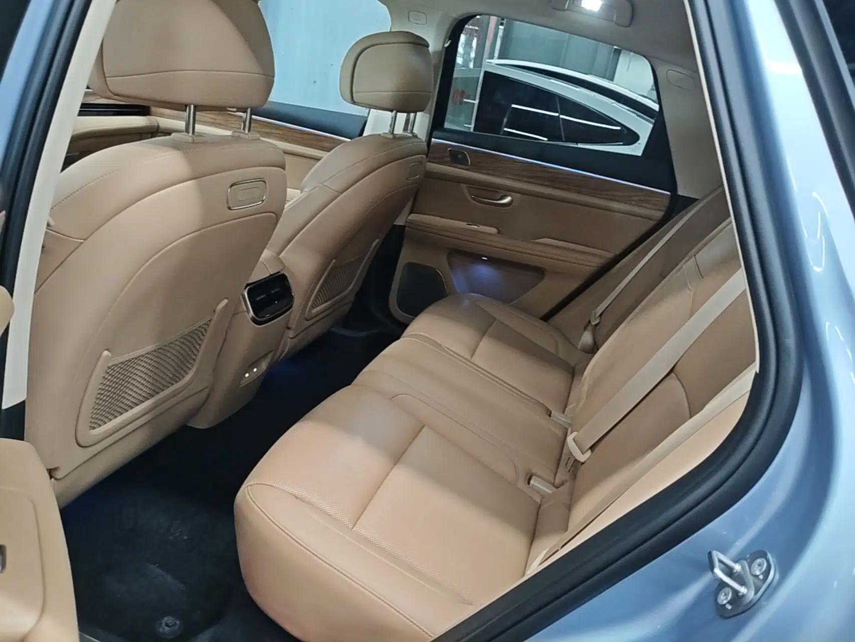 Hima AITO M5 2023 All-Electric Rear-Drive Standard Edition — миниатюра 25