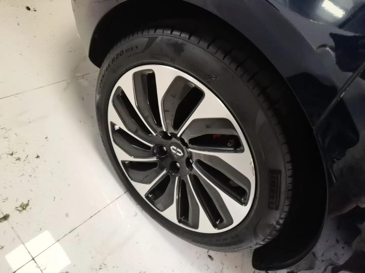 Hima AITO M5 2022 Extended-Range Four-Wheel Drive Performance Version — миниатюра 11