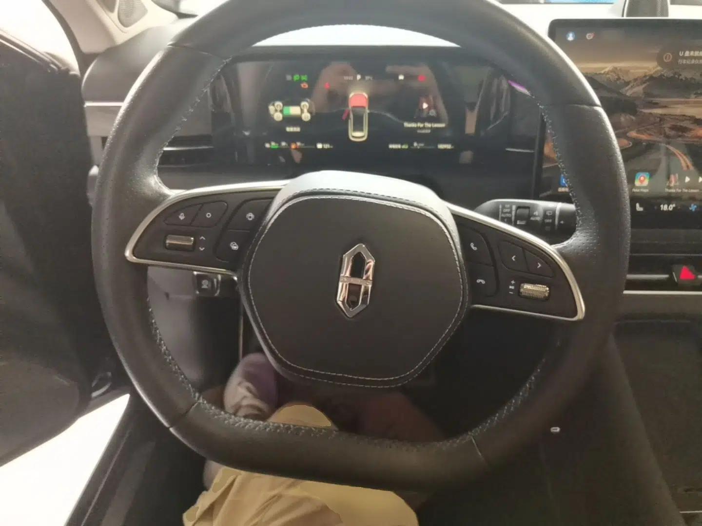 Hima AITO M5 2022 Extended-Range Four-Wheel Drive Performance Version — миниатюра 13