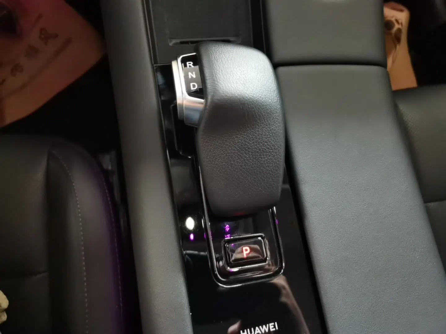 Hima AITO M5 2022 Extended-Range Four-Wheel Drive Performance Version — миниатюра 16
