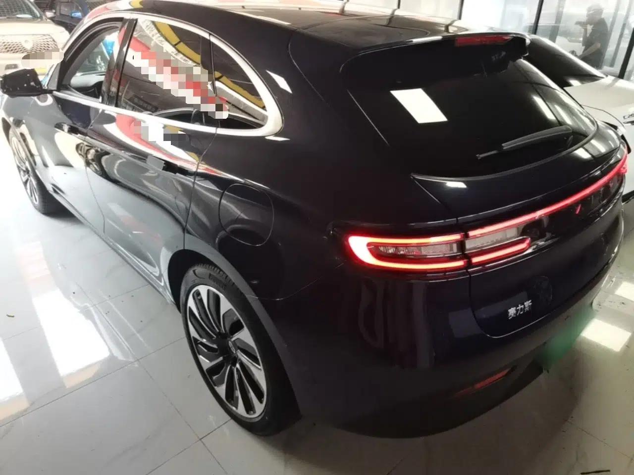 Hima AITO M5 2022 Extended-Range Four-Wheel Drive Performance Version — миниатюра 4