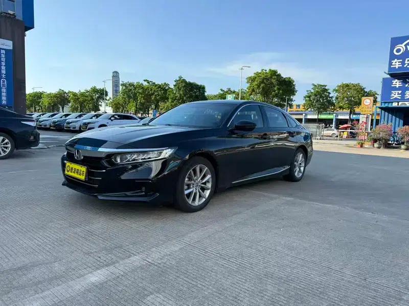 2022 Honda Accord 260TURBO Luxury Edition — миниатюра 1