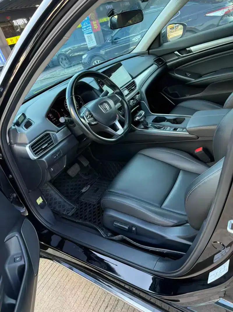 2022 Honda Accord 260TURBO Luxury Edition — миниатюра 11