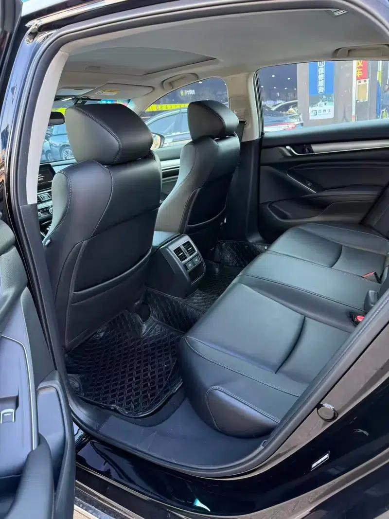 2022 Honda Accord 260TURBO Luxury Edition — миниатюра 12