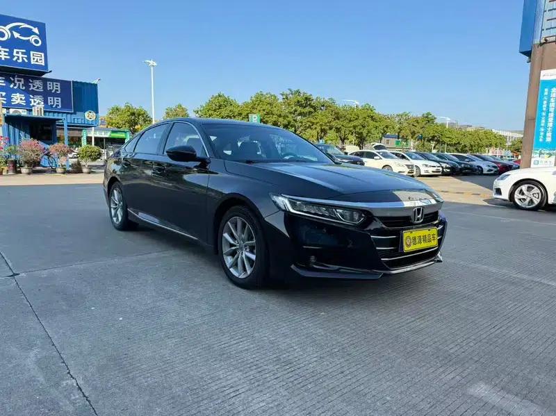 2022 Honda Accord 260TURBO Luxury Edition — миниатюра 3