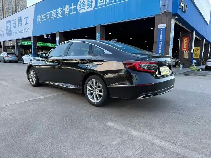 2022 Honda Accord 260TURBO Luxury Edition — миниатюра 4