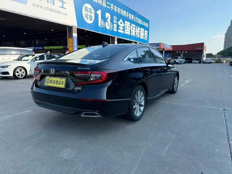 2022 Honda Accord 260TURBO Luxury Edition — миниатюра 6