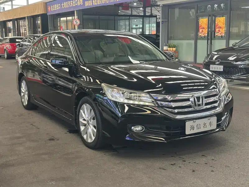 2014 Honda Accord 2.4L EXN Luxury Navigation Edition — миниатюра 3