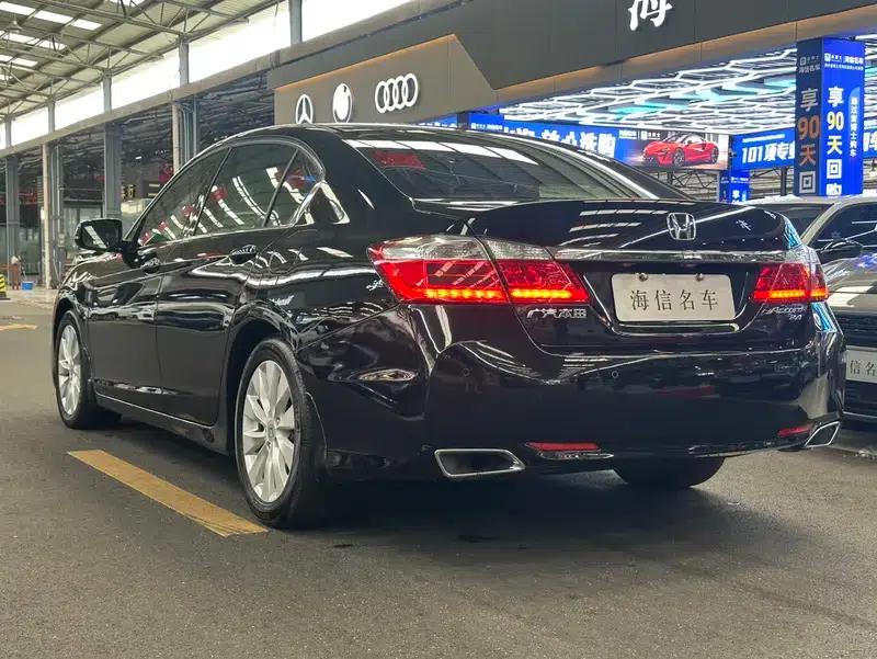 2014 Honda Accord 2.4L EXN Luxury Navigation Edition — миниатюра 4