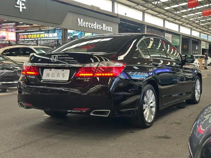 2014 Honda Accord 2.4L EXN Luxury Navigation Edition — миниатюра 6