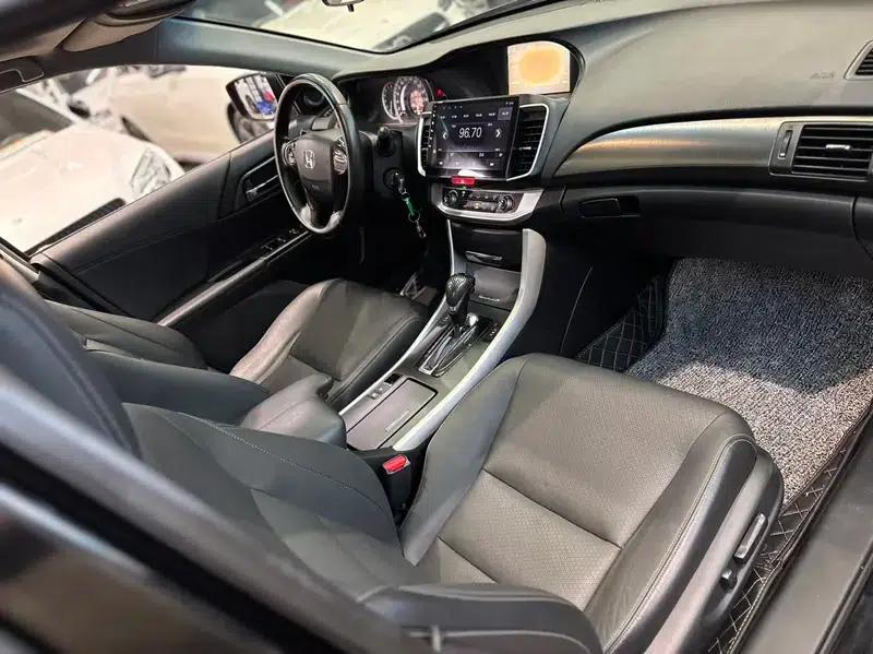 2015 Honda Accord 2.0L LXS Elite Edition — миниатюра 15