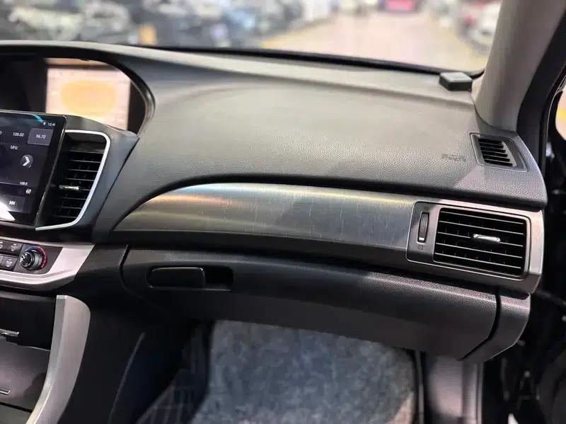 2015 Honda Accord 2.0L LXS Elite Edition — миниатюра 18