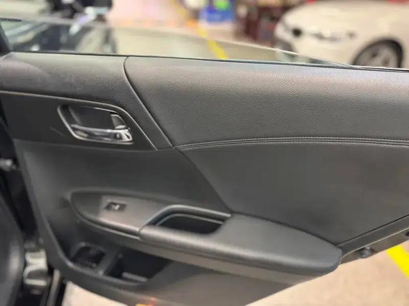2015 Honda Accord 2.0L LXS Elite Edition — миниатюра 21