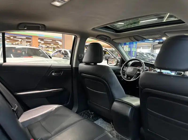 2015 Honda Accord 2.0L LXS Elite Edition — миниатюра 27