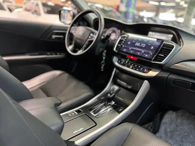 2015 Honda Accord 2.0L LXS Elite Edition — миниатюра 28