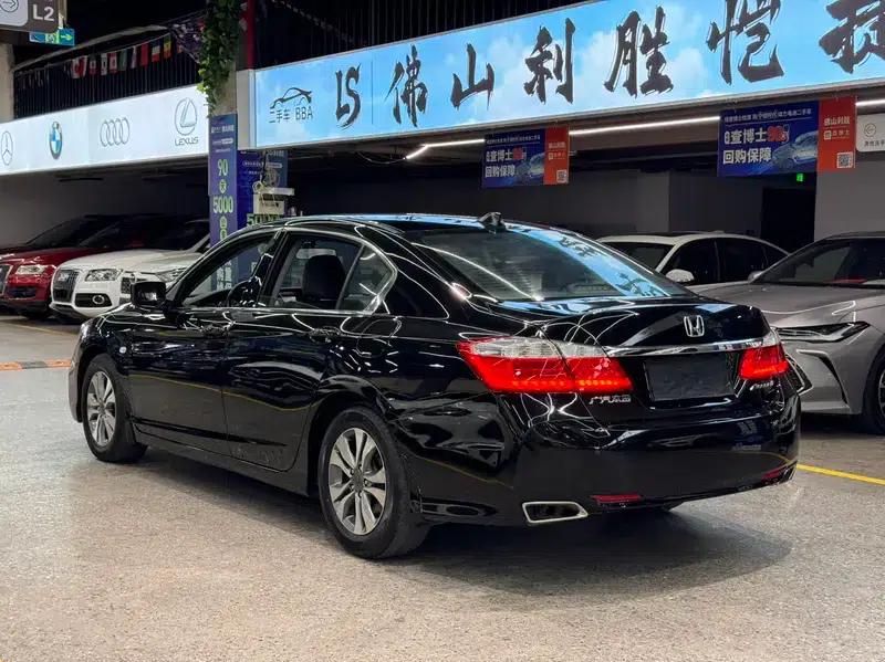 2015 Honda Accord 2.0L LXS Elite Edition — миниатюра 4