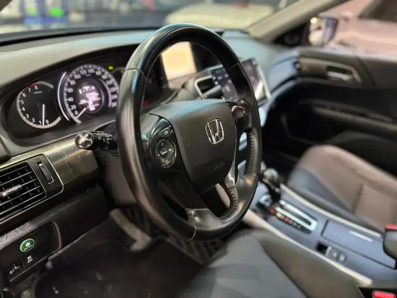 2015 Honda Accord 2.0L LXS Elite Edition — миниатюра 31