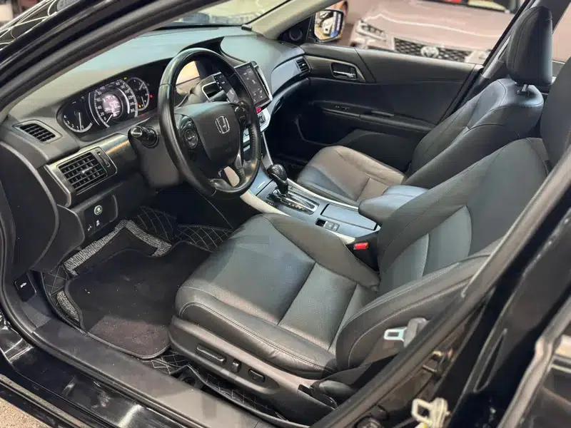 2015 Honda Accord 2.0L LXS Elite Edition — миниатюра 32