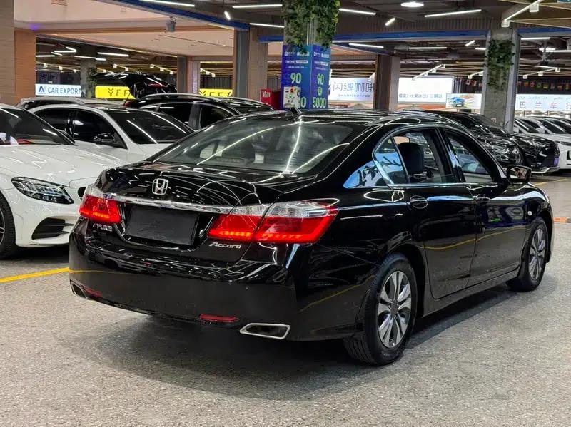 2015 Honda Accord 2.0L LXS Elite Edition — миниатюра 6