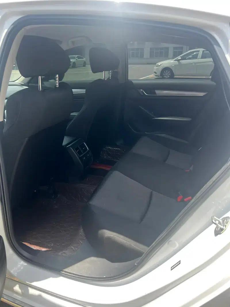 2022 Honda Accord Hybrid 2.0L Elite Edition — миниатюра 19
