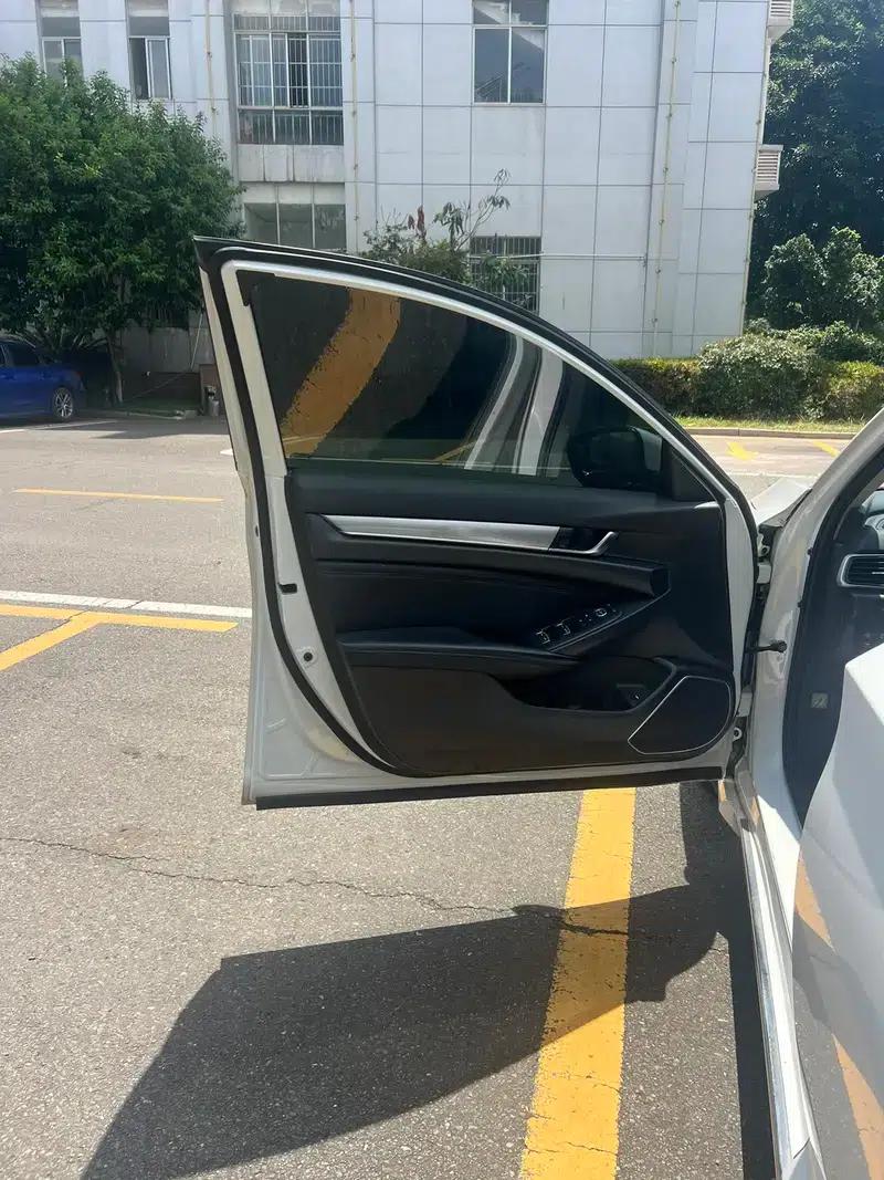 2022 Honda Accord Hybrid 2.0L Elite Edition — миниатюра 20