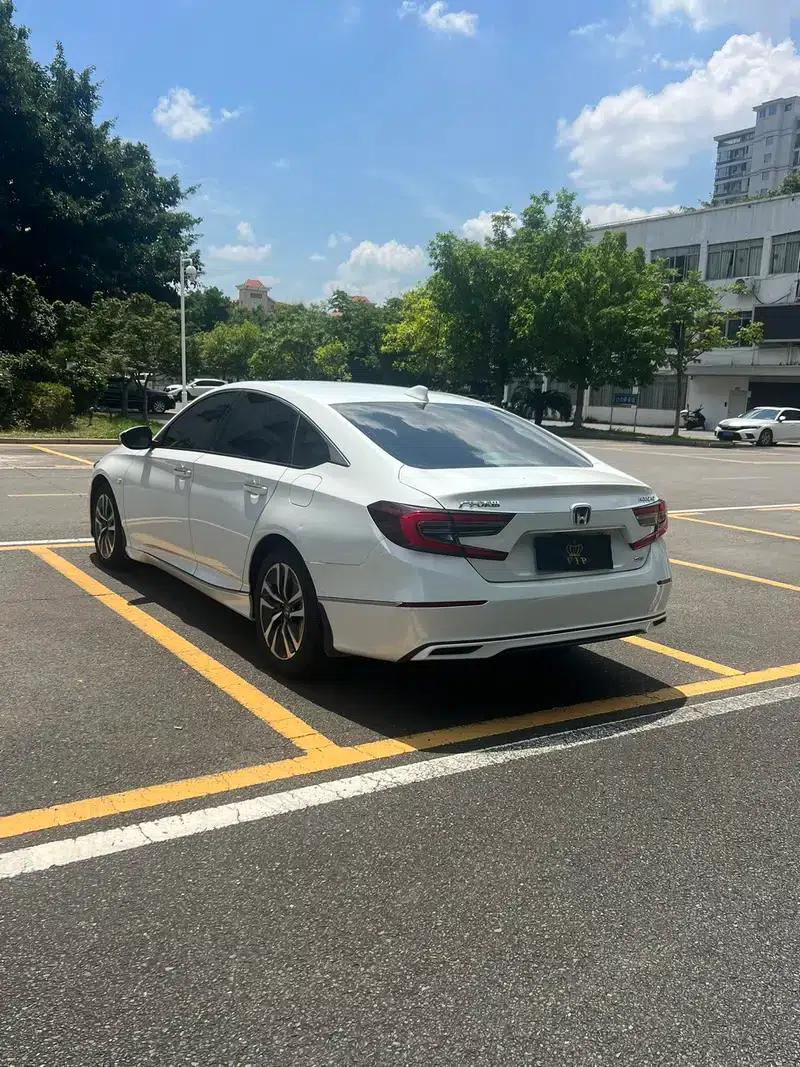 2022 Honda Accord Hybrid 2.0L Elite Edition — миниатюра 4