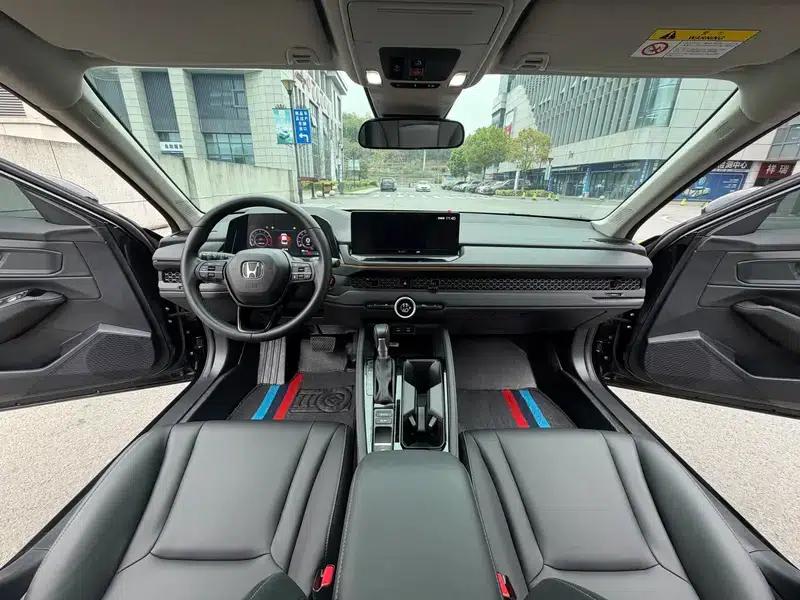 2024 Honda Accord 260TURBO Luxury Edition — миниатюра 15