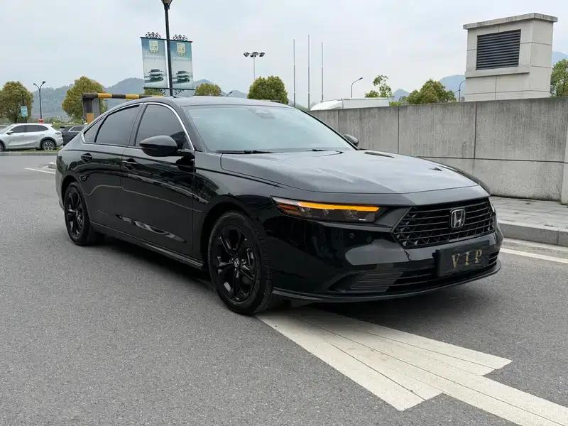 2024 Honda Accord 260TURBO Luxury Edition — миниатюра 3