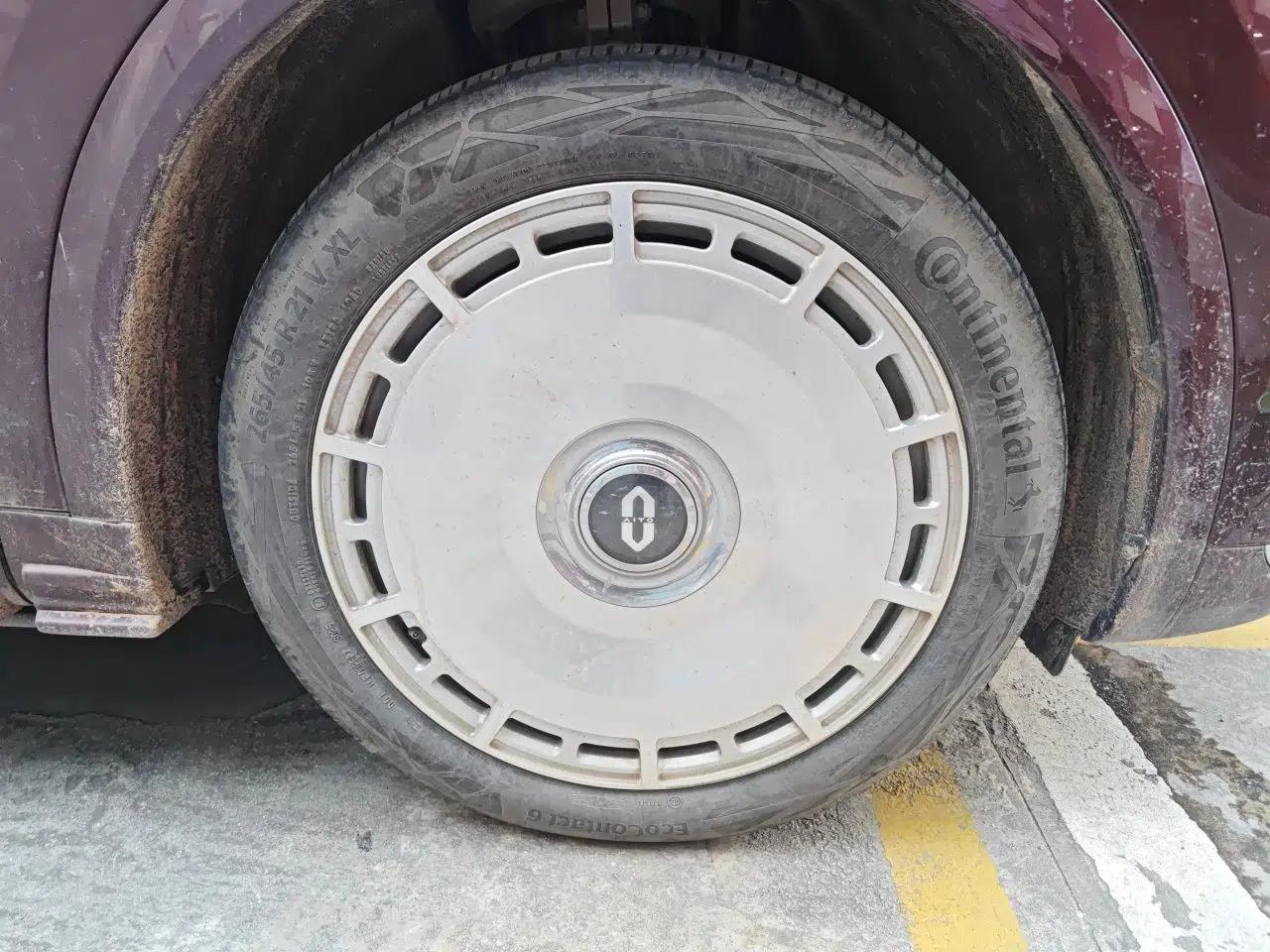 Hima AITO M8 2025 Extended-Range Ultra Version 53.4 kWh 6-Seater Edition — миниатюра 8