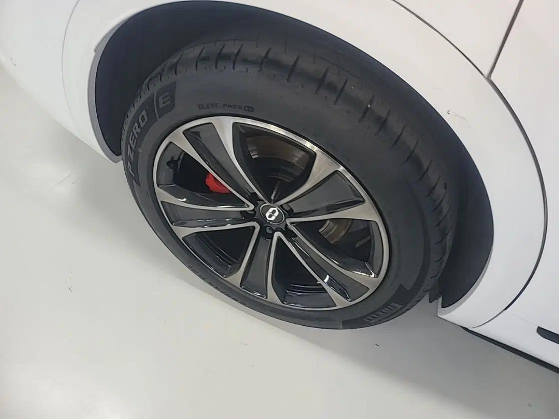 Hima AITO M8 2025 Extended-Range Max+ Version 53.4 kWh 6-Seater Edition — миниатюра 11