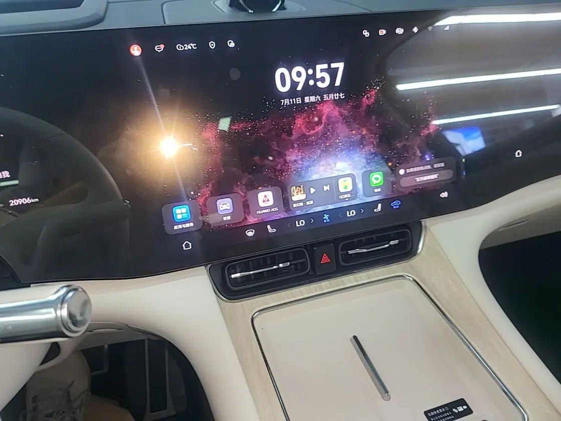 Hima AITO M8 2025 Extended-Range Max+ Version 53.4 kWh 6-Seater Edition — миниатюра 15