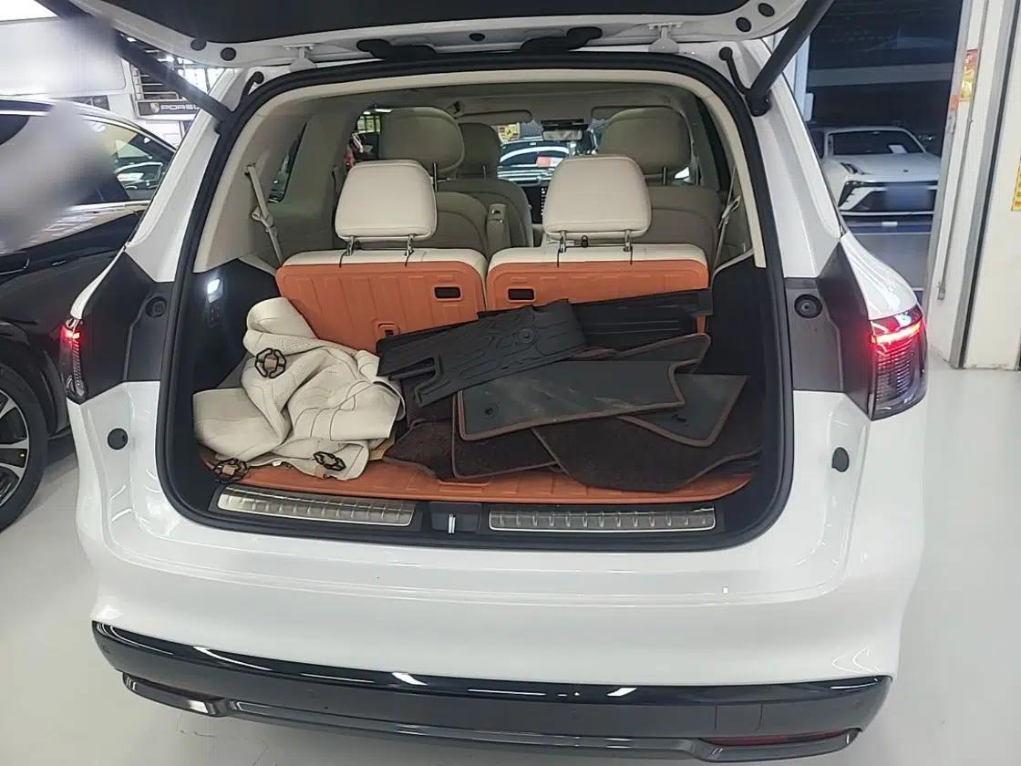 Hima AITO M8 2025 Extended-Range Max+ Version 53.4 kWh 6-Seater Edition — миниатюра 22