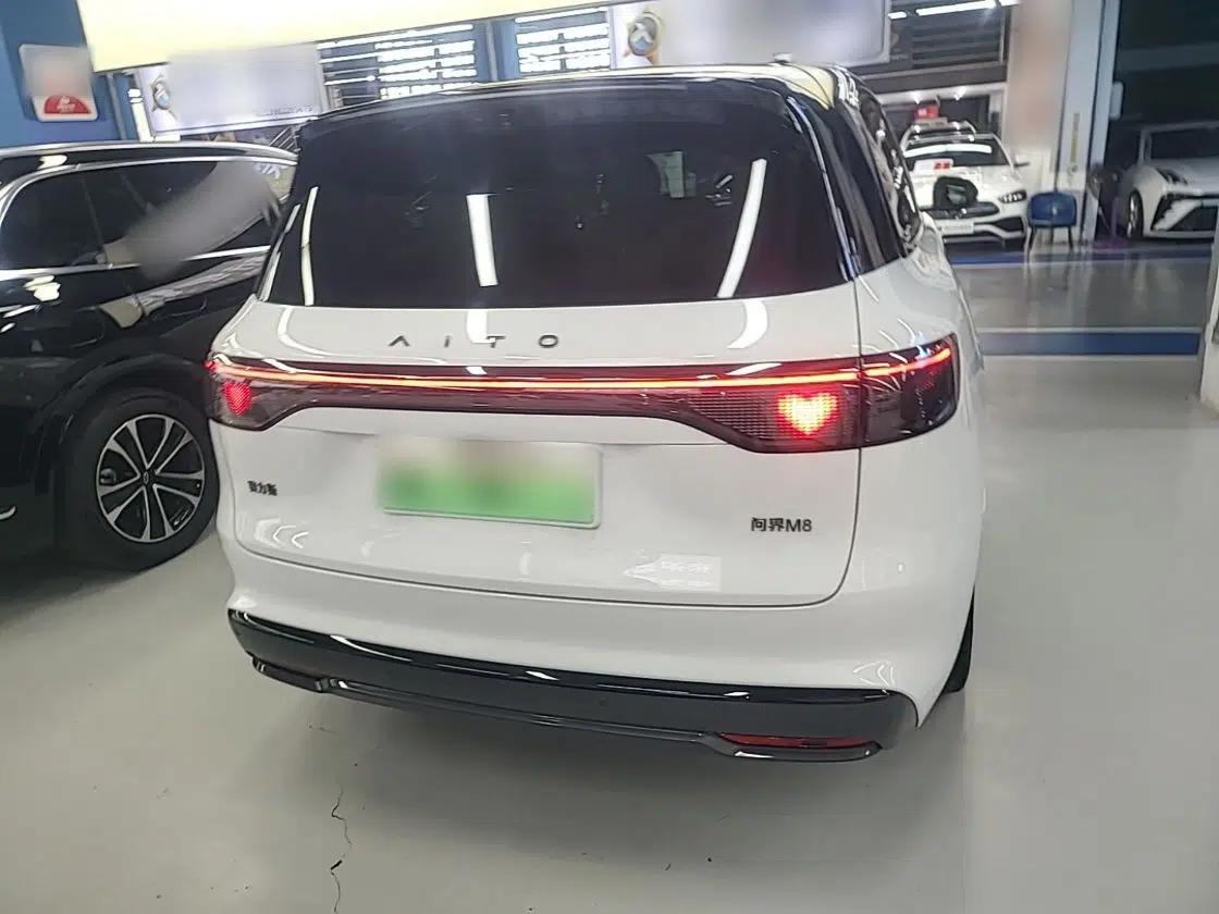 Hima AITO M8 2025 Extended-Range Max+ Version 53.4 kWh 6-Seater Edition — миниатюра 5
