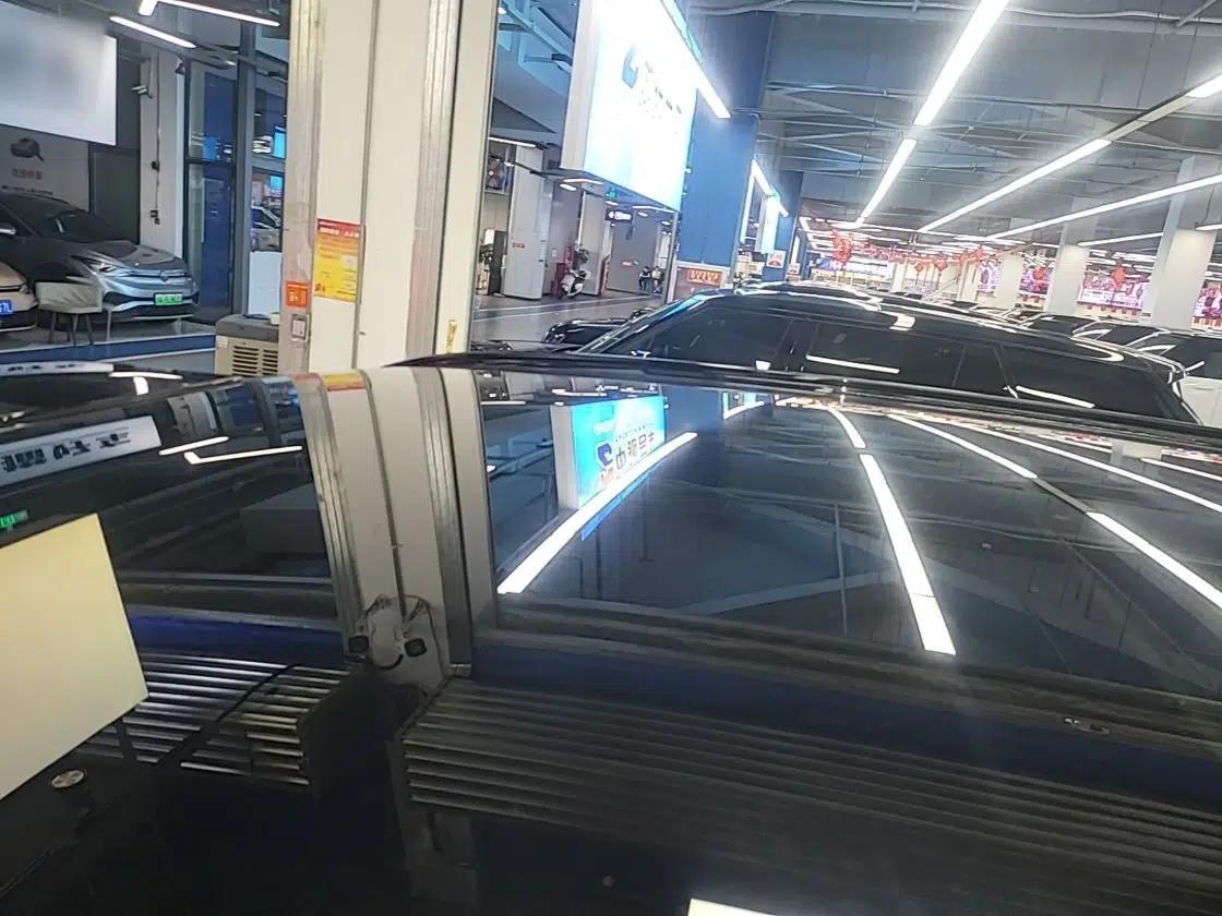 Hima AITO M8 2025 Extended-Range Max+ Version 53.4 kWh 6-Seater Edition — миниатюра 7