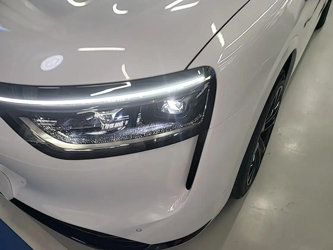 Hima AITO M8 2025 Extended-Range Max+ Version 53.4 kWh 6-Seater Edition — миниатюра 8