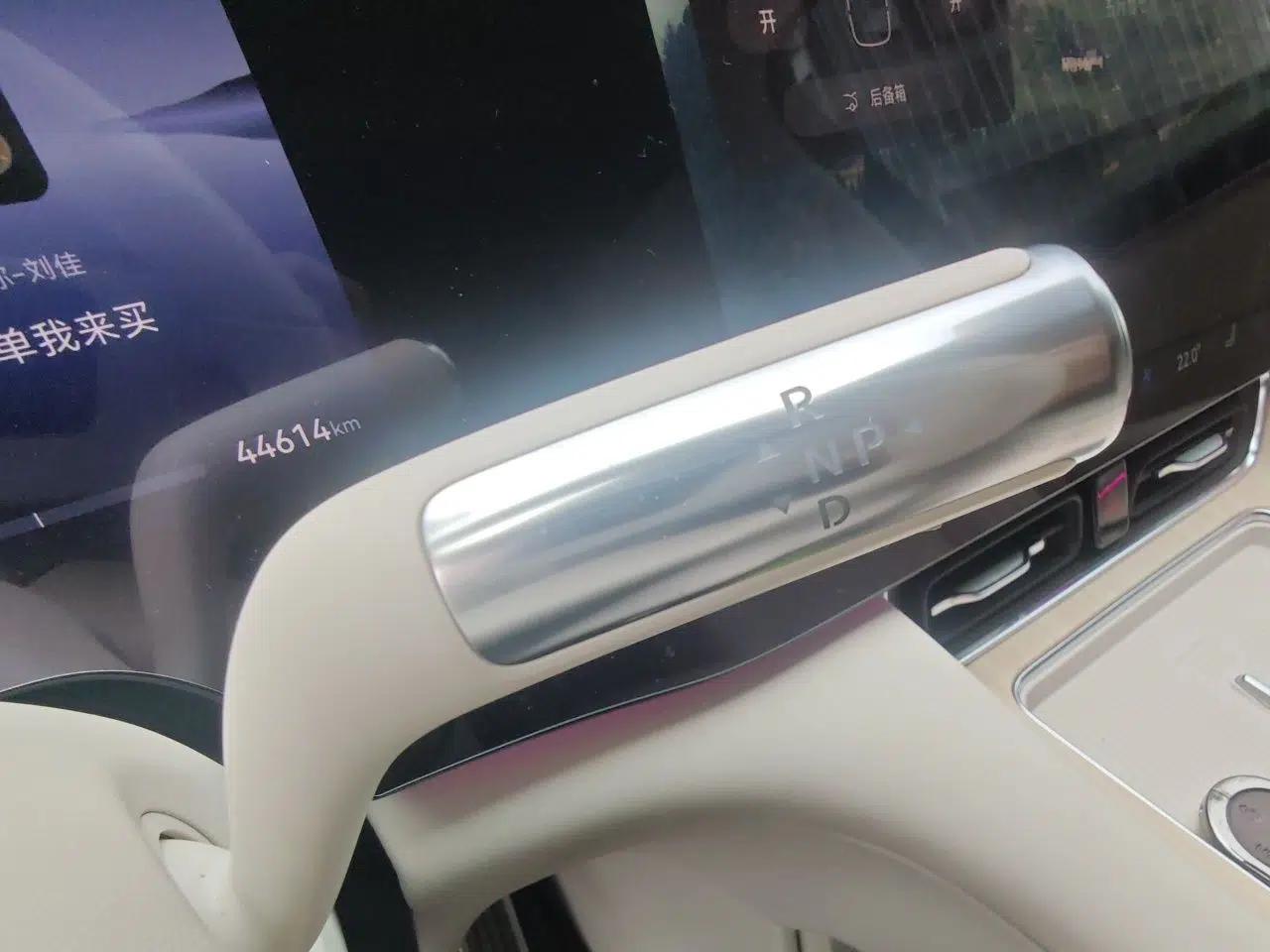 Hima AITO M8 2025 Extended-Range Ultra Version 53.4 kWh 6-Seater Edition — миниатюра 14