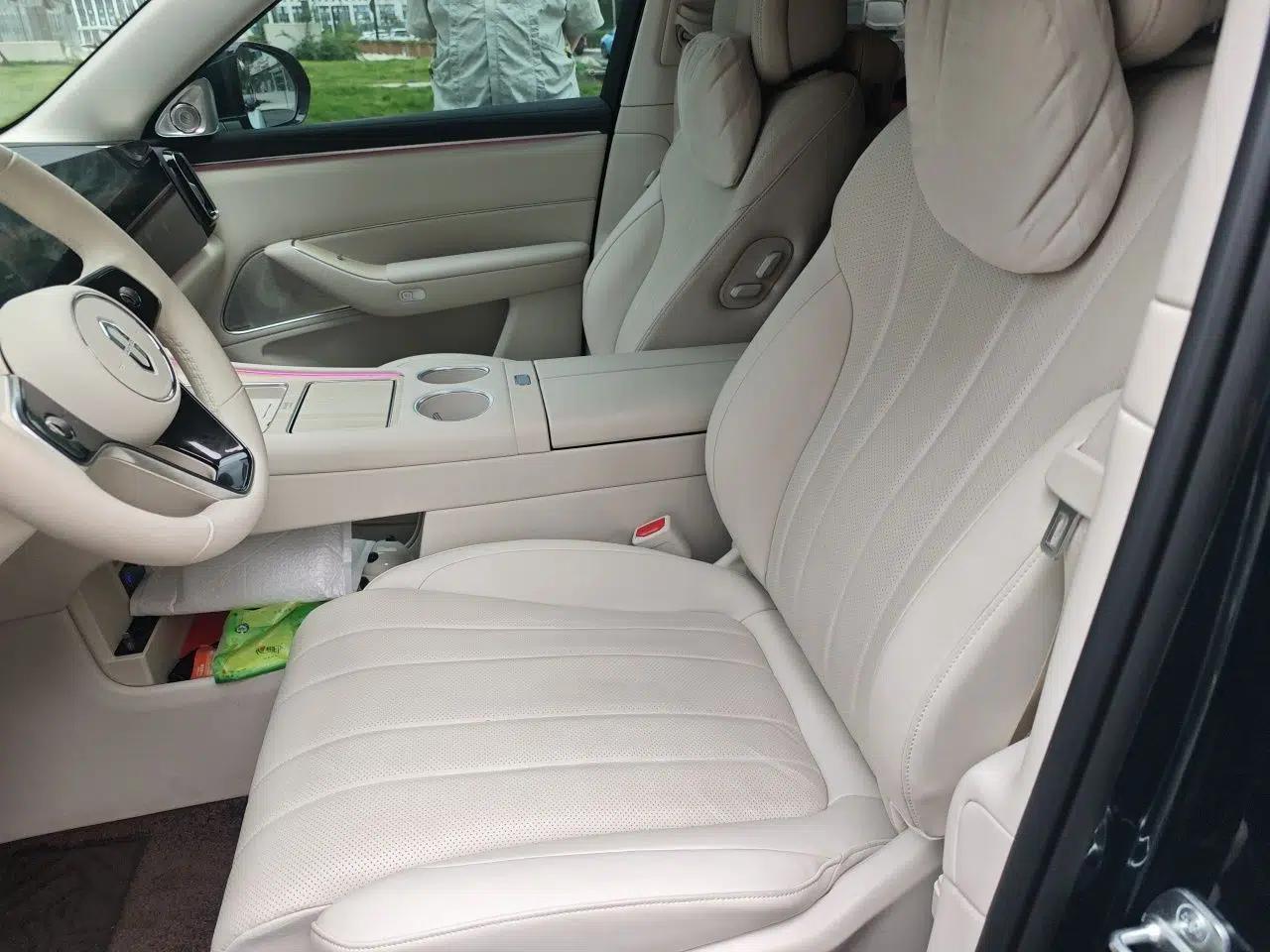 Hima AITO M8 2025 Extended-Range Ultra Version 53.4 kWh 6-Seater Edition — миниатюра 15