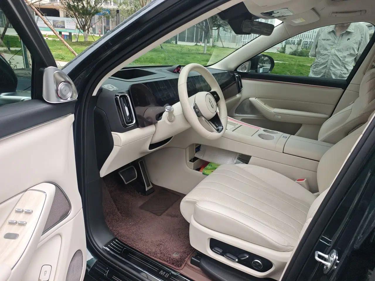 Hima AITO M8 2025 Extended-Range Ultra Version 53.4 kWh 6-Seater Edition — миниатюра 16