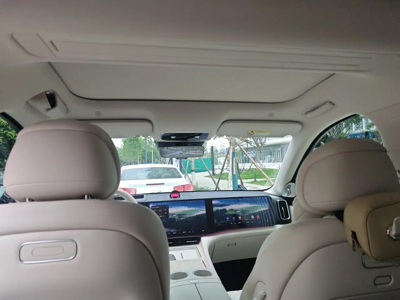 Hima AITO M8 2025 Extended-Range Ultra Version 53.4 kWh 6-Seater Edition — миниатюра 18