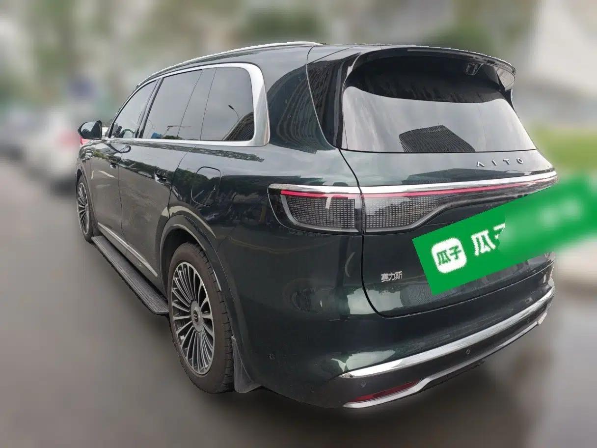 Hima AITO M8 2025 Extended-Range Ultra Version 53.4 kWh 6-Seater Edition — миниатюра 4